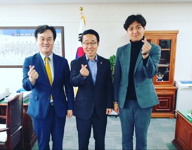 박성호 경남도부지사님과 신상훈청년도의원님 함께 했습니다.

#경남도청 #김성훈 #박성호부지사