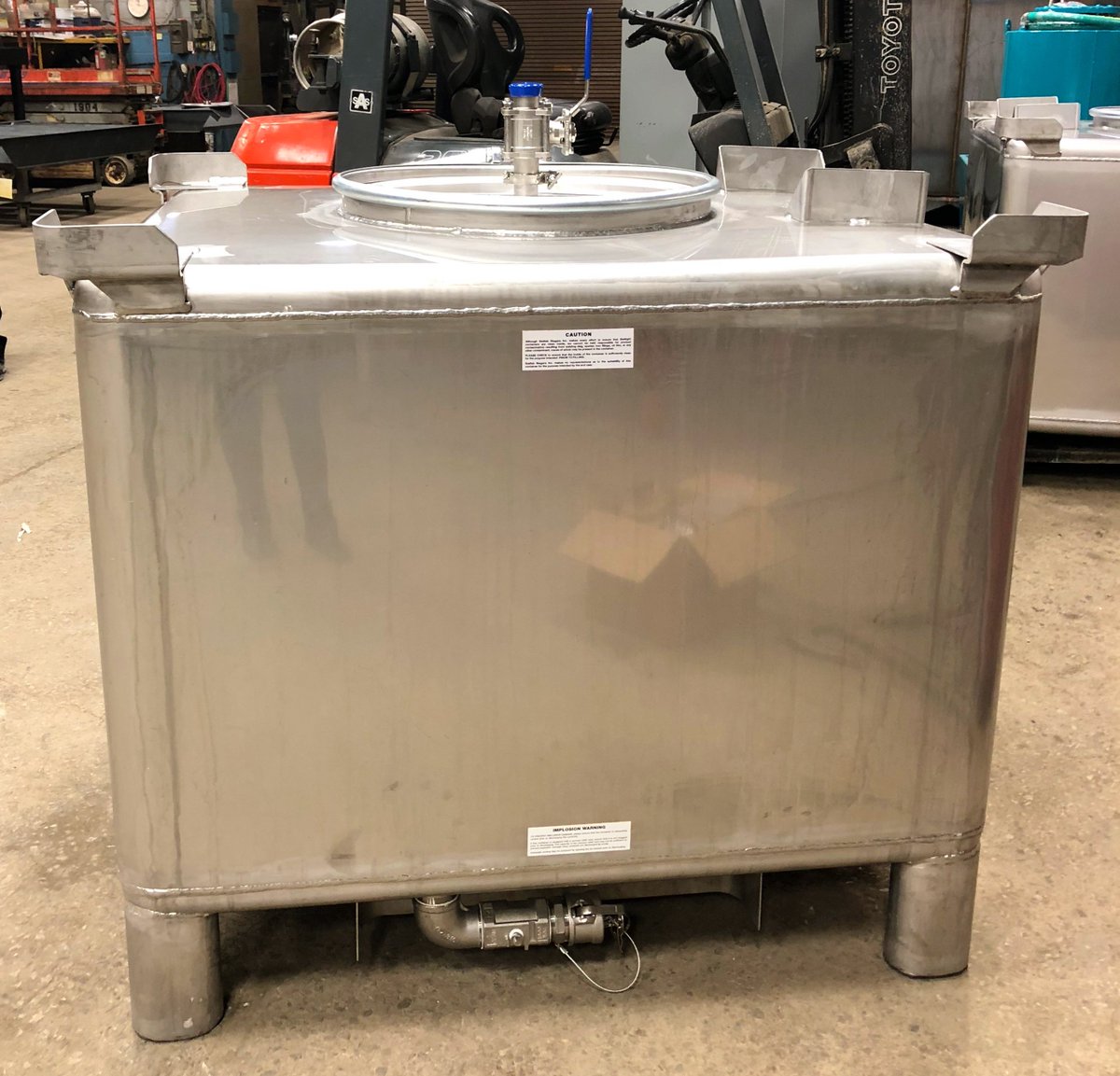 stelfab's tweet photo. food grade type 316 stainless steel containers
#stainlesssteel #brewery #ibc #foodgrade #container #sanitary #stelfab #steelfabrication #customtanks #steelbins #316stainlesssteel #sitetube #triclamp https://t.co/KZwMgJ4Z7n