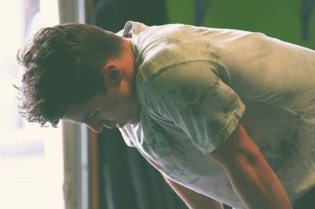 CrossFitREP's tweet image. Hump day. Stick it out.