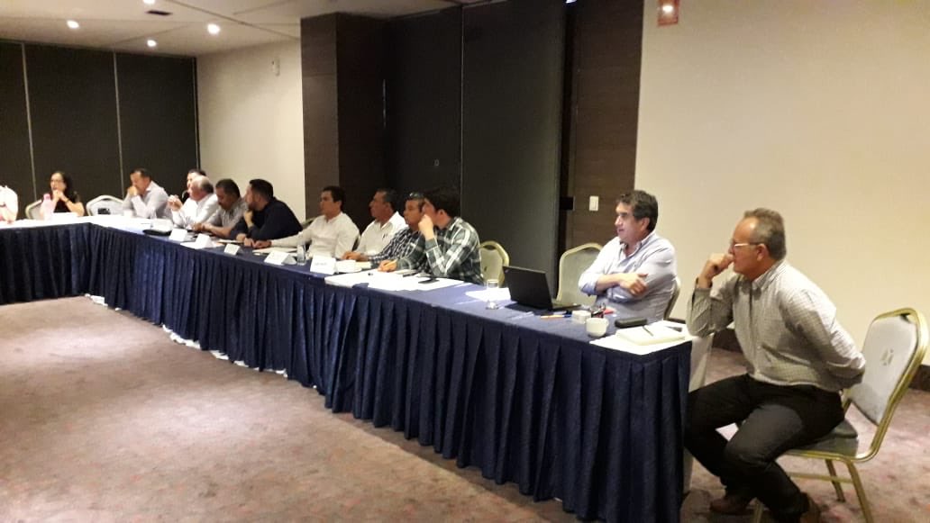 FNDMX's tweet photo. Para brindar una mejor atención a nuestros clientes, llevamos a cabo en #Querétaro el “Programa de Capacitación para Segundo Piso”, dirigido a nuestros ejecutivos de financiamiento. #FNDContigo 😉 https://t.co/CHoR5LVEh2