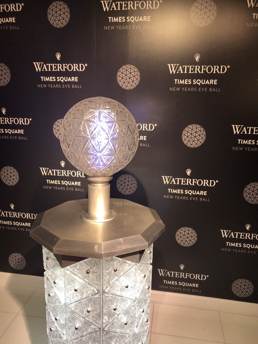 Thank you @WW_RD @WaterfordCrystl and team for hosting us and congrats on a spectacular event #WearingIrish @NIAMH_O_NEILL @BlaithinEnnis #waterfordcrystal