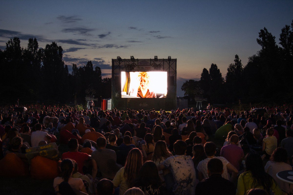 Notimex's tweet photo. La @CinetecaMexico planea llevar su programación al Bosque de Chapultepec. #VideoNTX https://t.co/NhpivIlSdd https://t.co/X60Ljda0K6