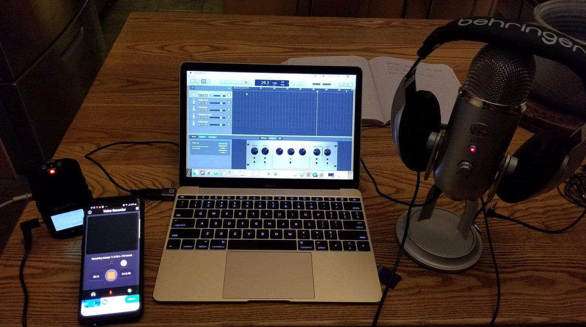 Steph set me up with a portable recording studio for when we hit the streets and take vacay.
(Thanks <a href="/One1Productions/">One1Productions</a> for 💰💲💵💸💳)
Time to turn season 2 UP TO ELEVEN. boys are dialing in tonight. <a href="/GlenClutterbuck/">Glen Clutterbuck</a> <a href="/GaryGilbertIII1/">GaryGilbertIII</a>