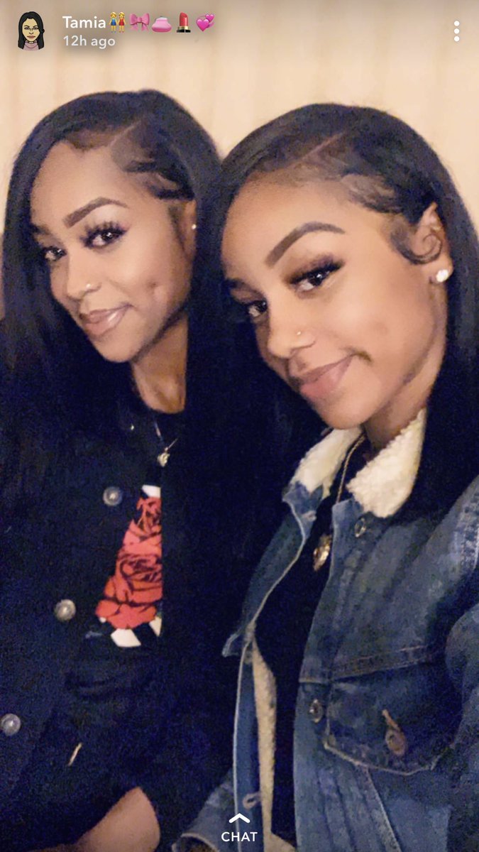 laurennnahart69's tweet photo. Matching bobs w my twin😛💇🏽‍♀️ https://t.co/ONIiiP3HOt