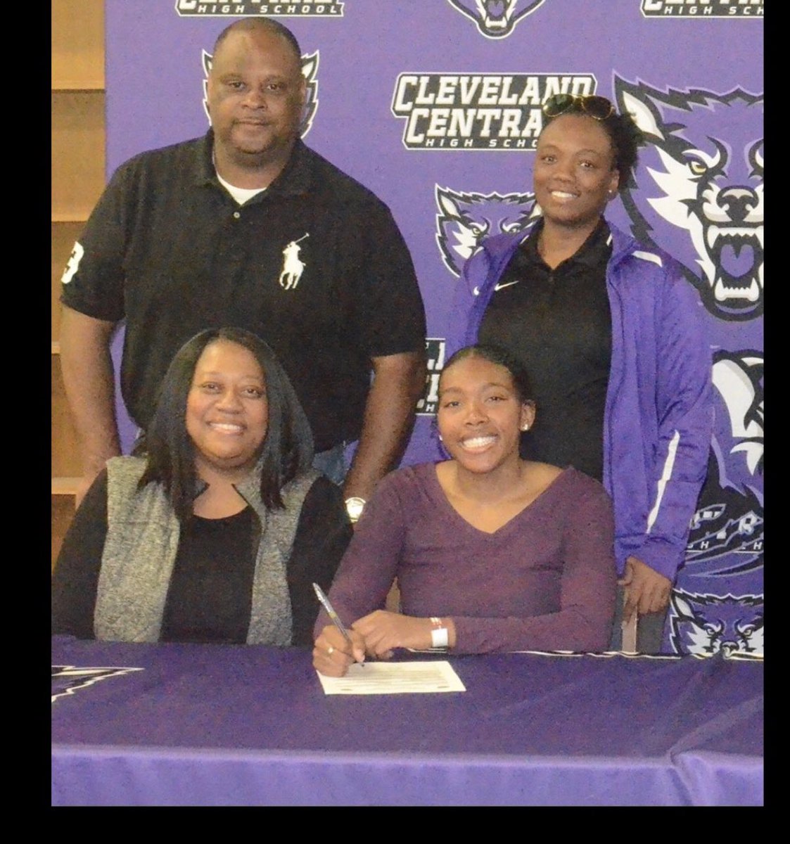 Very blessed to have Antonisha Wade , a 5’10 Forward from Cleveland Central  High School join our Lady Trojan Basketball program!!