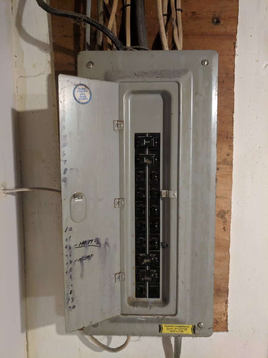 SocialSparky's tweet photo. Out with the old, in with the new.  I'm really digging this new @eatoncorp BR PON panel but I would love it if the neutral bar was full length like it should be.  I'd rather not be forced to double up the grounds. #goodproducts https://t.co/zcc3eFUscJ