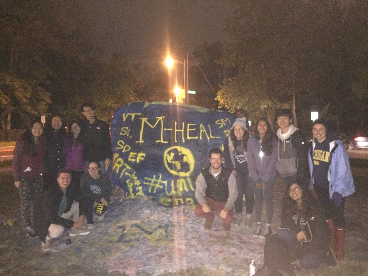 #TBT to our last Paint the Rock in 2016 because it's been rained out for the last two years! 🙃🙃🙃 However, the weather is looking clear for tomorrow, so come on down to Espresso tomorrow at 8:30 PM, so we can all walk down to the Rock together! ⛅️