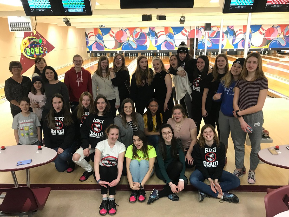 Mrscdurand's tweet image. OSAID bowling with GDCI and CHSS! Thanks for an evening of fun! #OSAID @CentralHuronSS @GDCI_Vikings