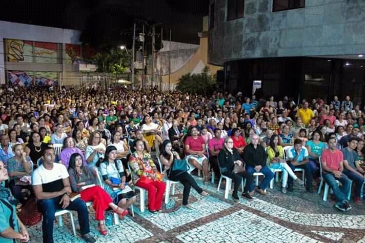 CearaUniversal's tweet photo. Noite da Salvação com o Bispo Edir Macedo na Catedral de Fortaleza/CE
#UniversalCE
#NoiteDaSalvação https://t.co/YqmhbOSD4M