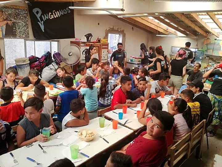 lapinguinos's tweet photo. El sábado pasado, y como cada sábado desde hace cinco años, estuvimos en el barrio Juan Domingo Perón, en Laferrere, Partido de La Matanza, provincia de Buenos Aires, tu país. 
Estuvimos desde temprano con los niños y las niñas del barrio, llevando adelante la escuelita de fútbol https://t.co/s95qIqzc4R