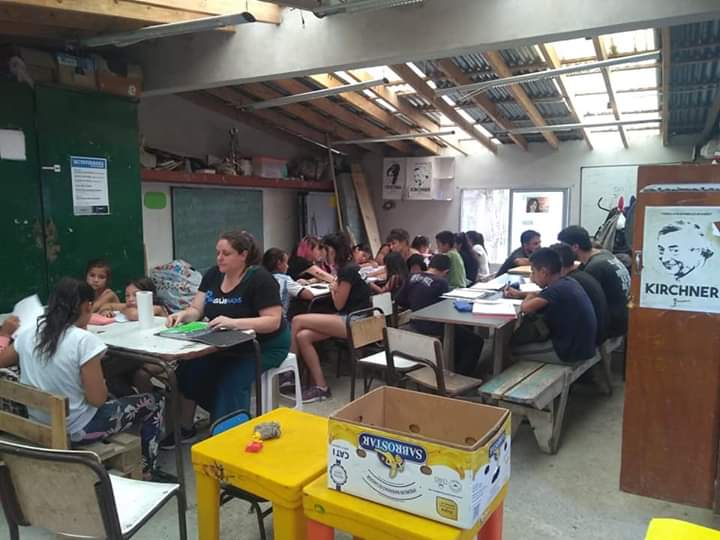 lapinguinos's tweet photo. El sábado pasado, y como cada sábado desde hace cinco años, estuvimos en el barrio Juan Domingo Perón, en Laferrere, Partido de La Matanza, provincia de Buenos Aires, tu país. 
Estuvimos desde temprano con los niños y las niñas del barrio, llevando adelante la escuelita de fútbol https://t.co/s95qIqzc4R