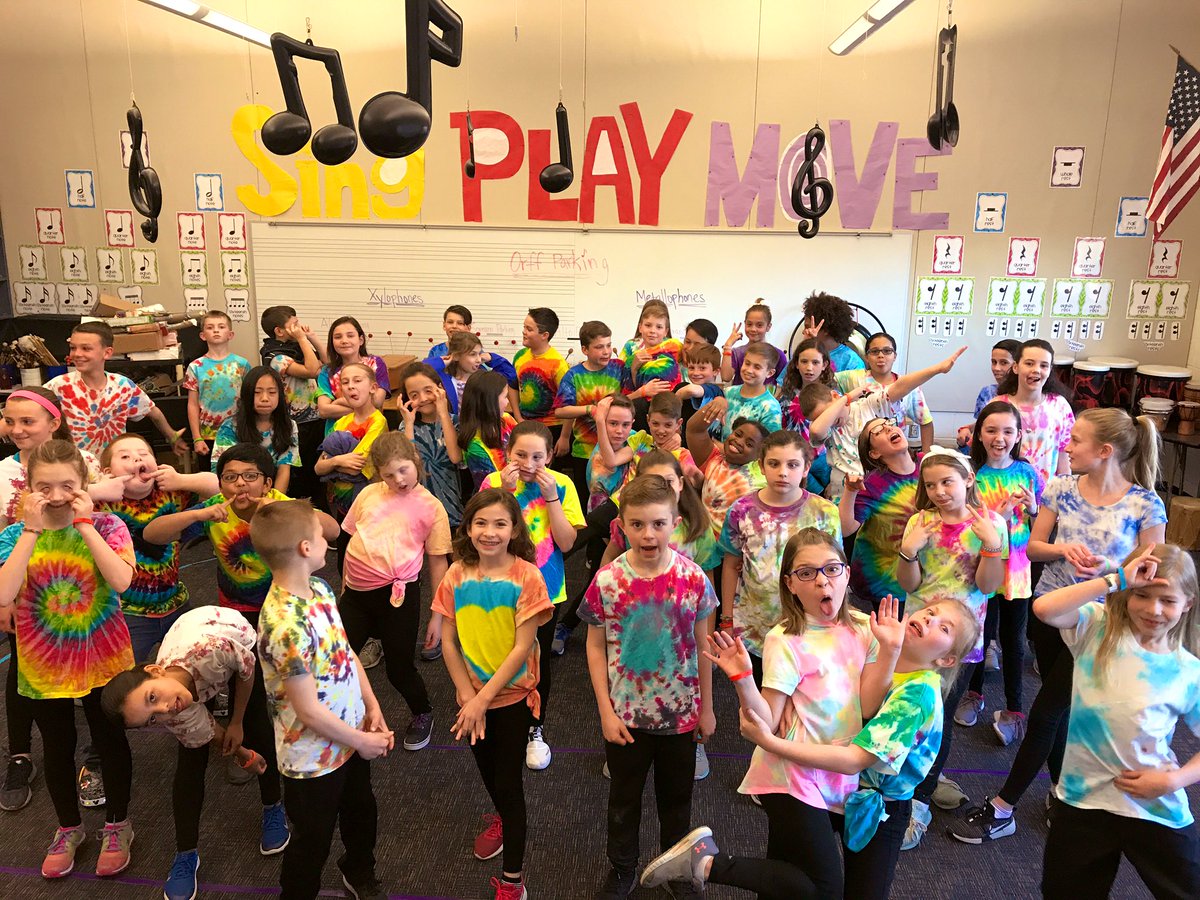 singwithmeMrsD's tweet photo. SO PROUD of these guys on their chorus concert last week! We had so much fun singing and dancing our way through 4th grade chorus!! https://t.co/1WNzqcJjgv