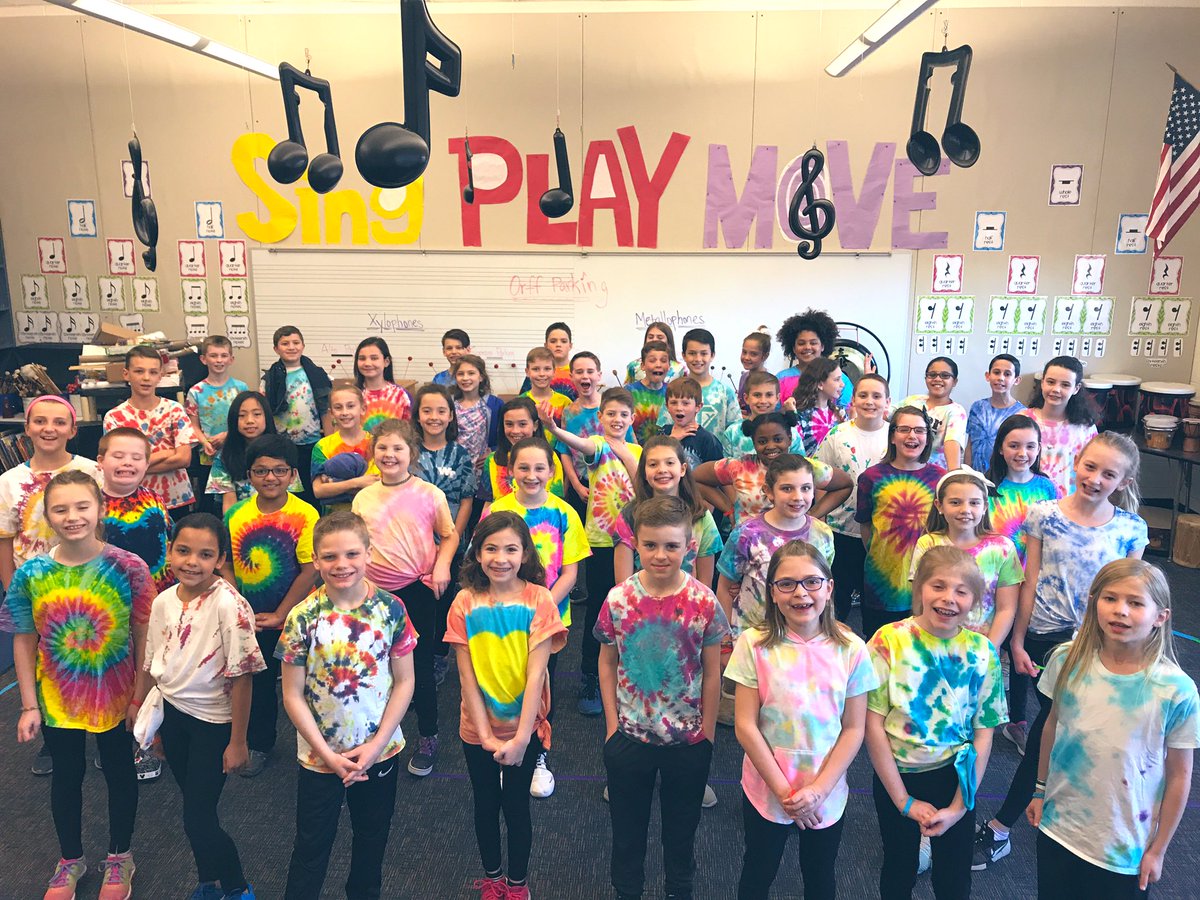 singwithmeMrsD's tweet photo. SO PROUD of these guys on their chorus concert last week! We had so much fun singing and dancing our way through 4th grade chorus!! https://t.co/1WNzqcJjgv