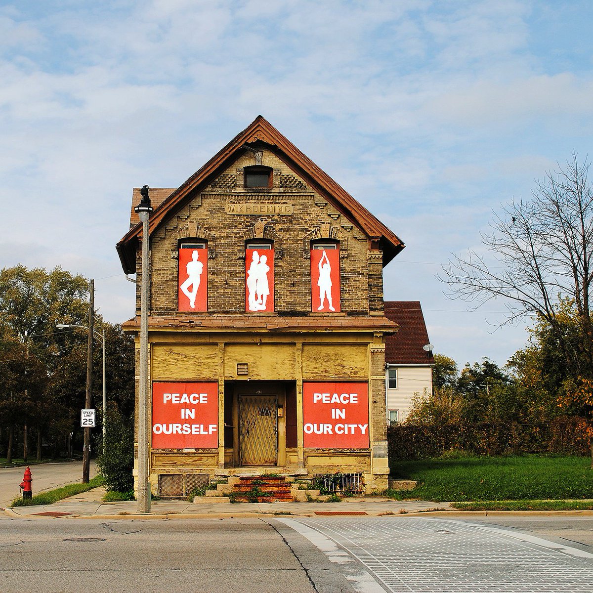 Clean_Up_MKE's tweet photo. This Saturday at 12pm. Everyone is invited and encouraged to #CleanMKE with us. Come to our information tent at 540 W North Ave to sign in and receive equipment. After that volunteers will be gathered into parties to clear debris along the areas of North Avenue and the I43 ramps. https://t.co/ofbA2I6j8R