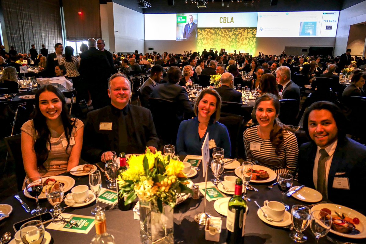 PetTherapy_EDM's tweet photo. Shout out to table 63! @UAlbertaBiz students Jamie &amp; Julie, @themetagency and #CopycatBlueDress #CBLA2019 https://t.co/ixusRGWo1L
