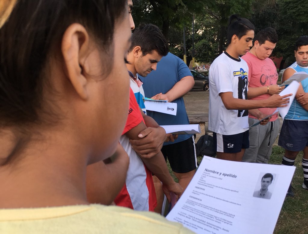 josenunezjurado's tweet photo. Hoy el equipo estuvo acercando herramientas a los jóvenes de #BotinesSolidarios, en zona Sur, Rosario, para que tengan + oportunidades de empleo. Les enseñamos como armar su CV, como presentarse a una entrevista y les contamos sobre los programas de capacitación de @sec_trabajo https://t.co/8a7nBPSvpy