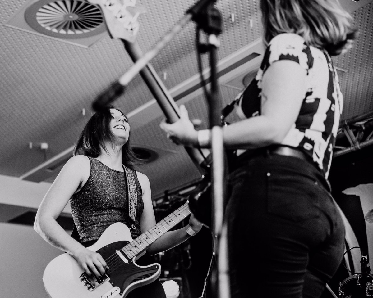 MoaningLisaBand's tweet image. ⚡️Playing in ALBURY tonight at Beer Deluxe with @DZDEATHRAYS + @TheBuoys ⚡️ tix still available so jump on that and come party with us!! 🚀🔥 #albury #moaninglisa #livemusic #tour 📸 @cathlconnell