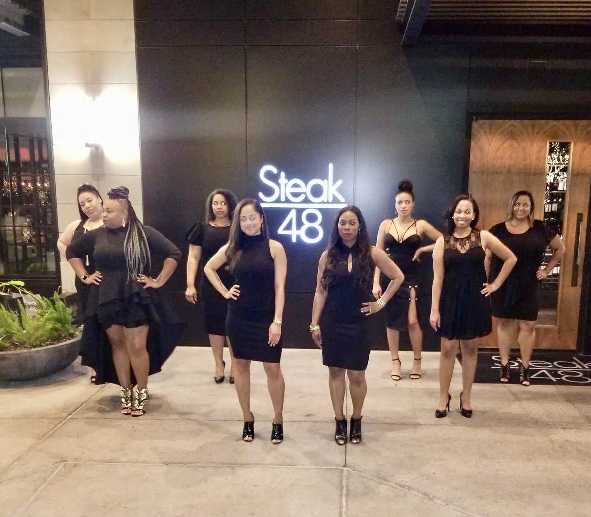 JennWBourgeois's tweet image. SkeeeeeeeWeeeeeee to my line sisters today as we celebrate our 14th AKAversary. 💚💗💚💗💚 Hard to find a picture of all 18 of us, but these are 2 of my favorite recent ones. #Spring05 #Baylor #PiMu #ItsASeriousMatter #AKA1908