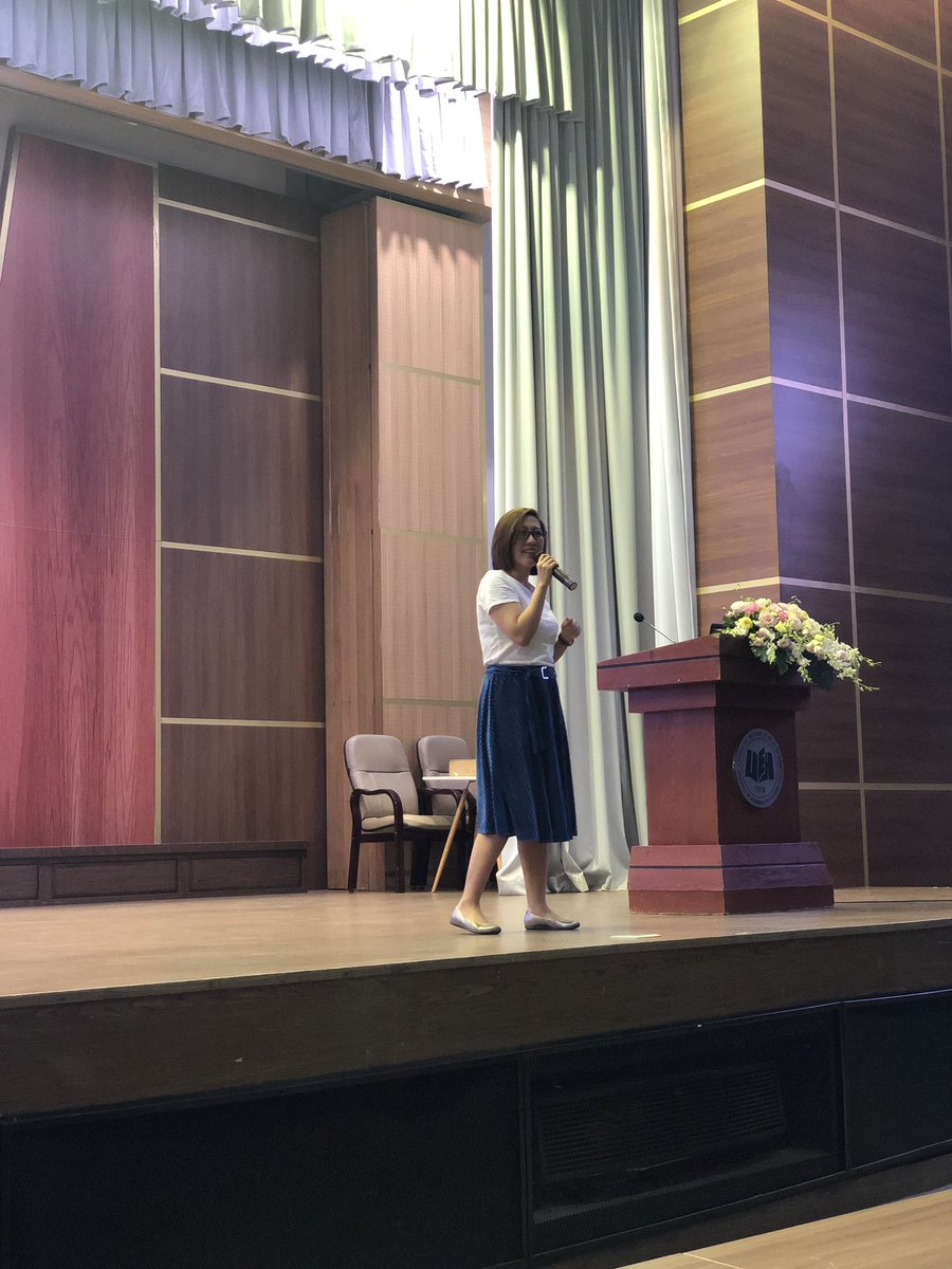 GFoL2019's tweet photo. Wonderful storytelling from Ms Ha Thanh An, Deputy Director of Vintech City. Discussing how career paths nowadays are much less defined, therefore we should all ‘keep learning’. We agree! #GlobalFoL19 #WoWforum https://t.co/wHTJQOu95l