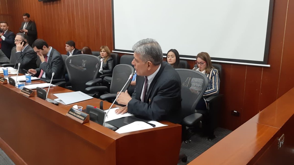 Creemos que en las regiones es importante impulsar las energías alternativas renovables, mediante la ejecución de proyectos cofinanciados  que ayuden a generar ingreso a los territorios y preservar el medio ambiente, por eso hoy fue aprobado en Comisión 3 el P.Ley 133 del 2018