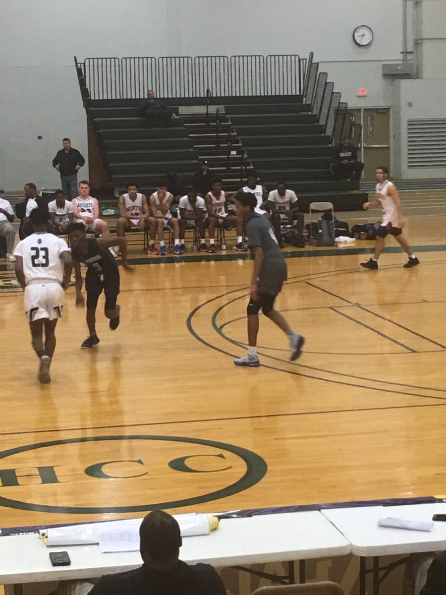 Congrats to our own @blakeclass19 seniors Ezana Fekere @Ezana_14 , Dorian Hurd <a href="/Hurd4D/">DHurd4</a>, and TJ Sawo <a href="/tj_2_baller/">❌ TJ Sawo ❌</a> for representing #BBB among the Metro Stars on Sunday 3/31 in the 2019 Roundball Classic Basketball Showcase, presented by <a href="/BWWings/">Buffalo Wild Wings</a>! #gobengals 🐾🏀
#bengalpride