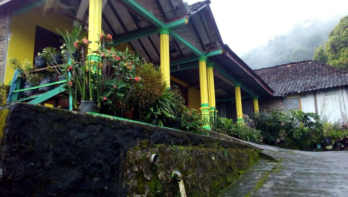 Rumah adalah tempat hati, pikiran, jiwa, dan raga bernaung.