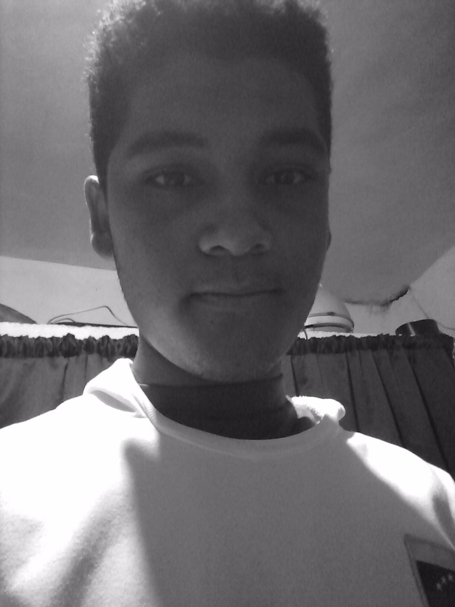 joseenihil's tweet photo. 6 horas de luz en medio del apagón. #Sinluz https://t.co/iDPKqQduoN