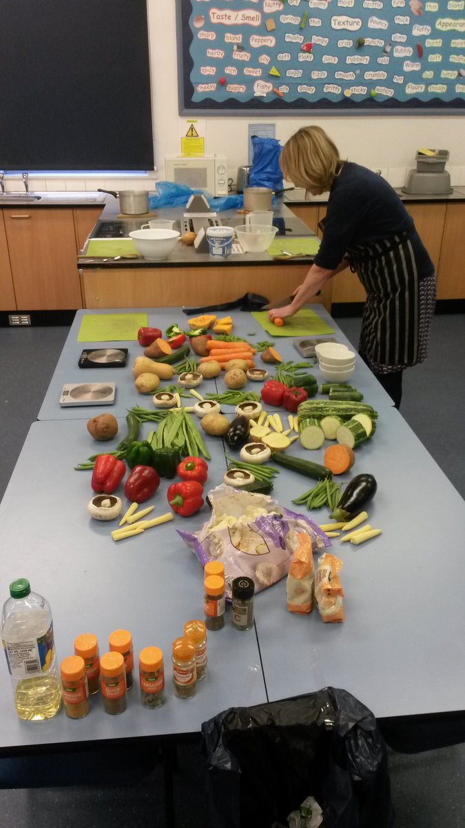 Supporting #health in former #mining areas, <a href="/FullCircleFood/">Full Circle Food Project</a> has secured £9,244 from the #Coalfields #Community #Investment programme to deliver hands-on practical cooking experiences to teach people how to manage a balanced diet. Read more here: coalfields-regen.org.uk/blog/funding-f…