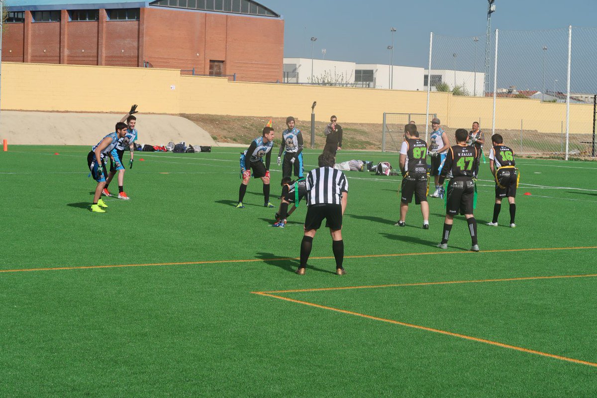 Vva_BlackStorks's tweet photo. El domingo viajamos a Mérida para disputar nuestros dos últimos partidos de la fase regular de la II Liga de Flag Football Extremeña. Ya solo queda esta jornada y los Playoffs para culminar esta edición de la LFFE así que... ¡A por todas! #FlyStorksFly⚫ https://t.co/2Tt1jZVtpQ