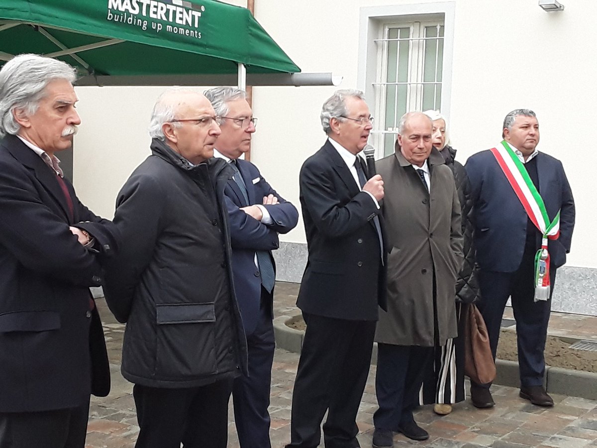 antonio_saitta's tweet photo. #4aprile #sanita #Piemonte a #Pianezza una grande scommessa nella nuova sede della #casadellasalute
Erogate 50mila prestazioni solo lo scorso anno in spazi ridotti.  Parte ora un progetto unico La #AslTO3 leader in @regionepiemonte Sono soddisfatto con @NinoBoeti
 Grazie a tutti https://t.co/ITdzoy0S9M