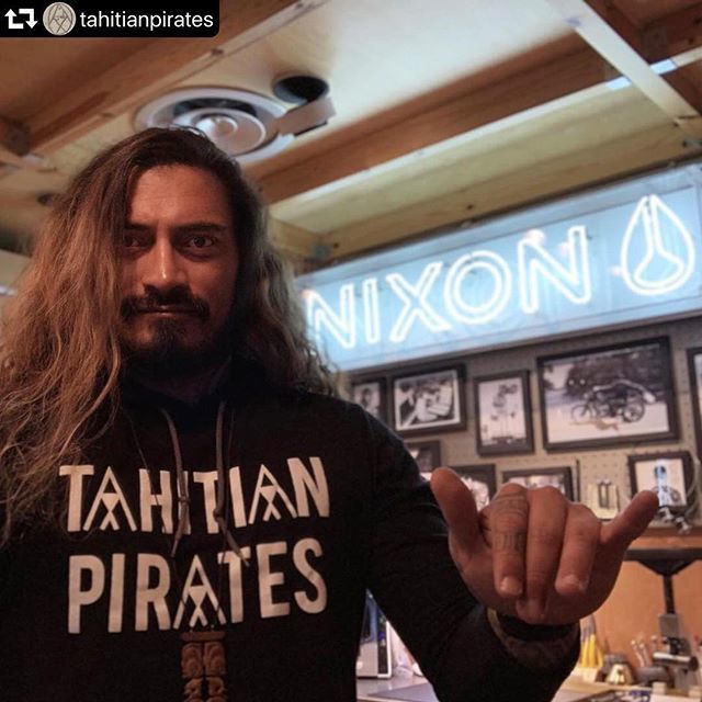 KidMaohi's tweet photo. Mauruuru roa @tahitianpirates a nice brand from Tahiti.. Thanks @odgetahiti for the gift 🙌🏾🇵🇫🤙🏾 #WeAreTahitianPirates #TahitianPiratesLife #NixonParis #MadeInFenua https://t.co/m617fMxFU0 https://t.co/NFWBquoLhJ