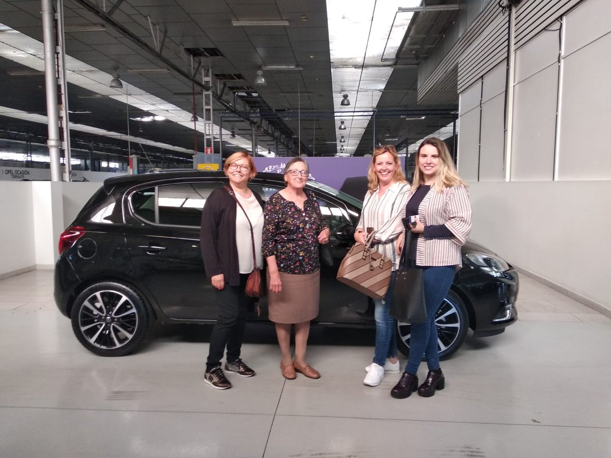 terryauto_'s tweet photo. 🤝#EntregasTerryauto
Esas caras de felicidad solo pueden debidas a una cosa... ¡Coche nuevo!
muchas gracias  a Rocío y su familia. ¡A disfrutar del #OpelCorsa! https://t.co/DdF2DjsLmy