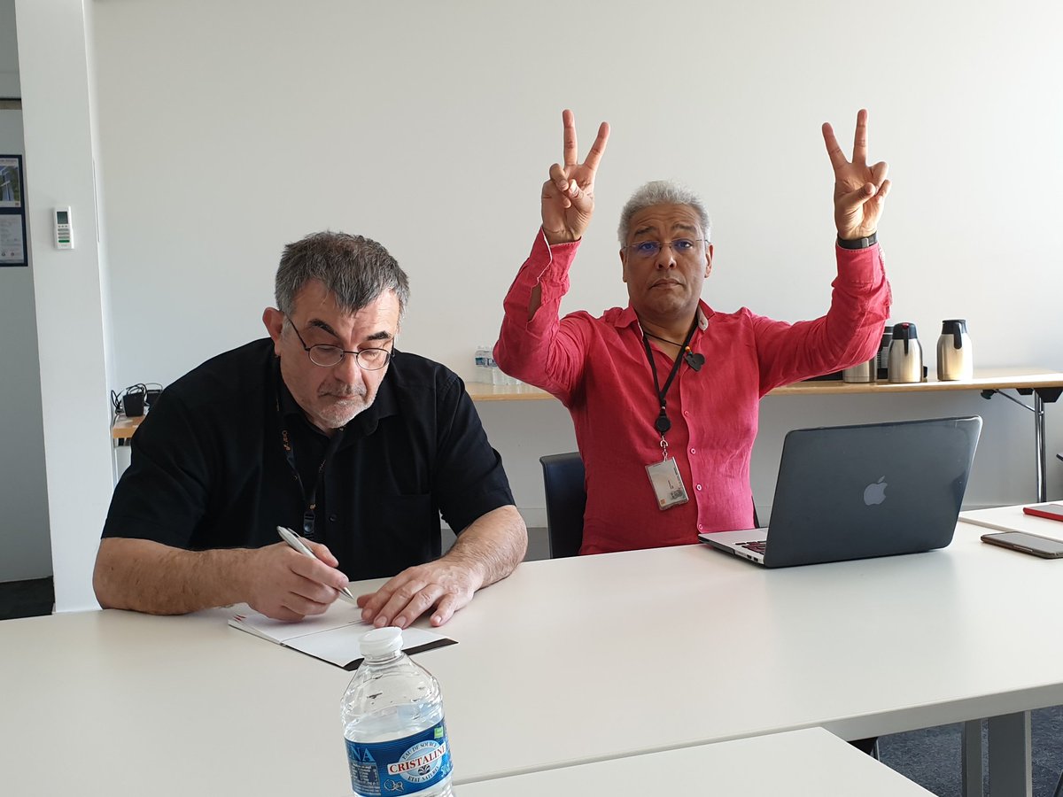 jacquetluc's tweet photo. Les ambassadeurs leaders sont au salon de la recherche 👌👏
Super de retrouver ses collègues @amb_digit
#SDLR 
@ChristopheNDI
@arielSTRABONI 
@serge_haudebert 
@ludivinedealba @geralddefoing https://t.co/s63l0Off8k