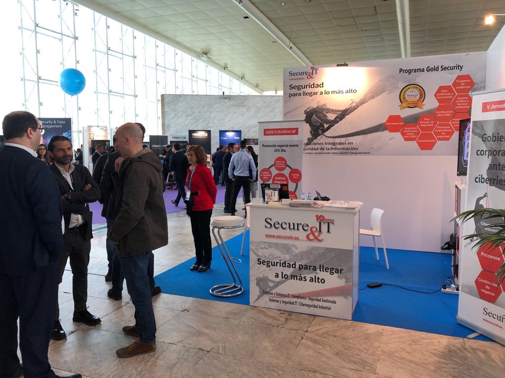 Secure_and_IT's tweet photo. Recuerda que hoy la jornada en #ASLAN2019 termina a las 15h. ¿Has venido a vernos ya? Pásate por nuestro #stand75 y conoce las promociones de la feria. Además, puedes ver a 🗣️ @pacovalencia74 en el #SpeakersCorner Security & Data Management, a las 11h. ¡No te lo pierdas! https://t.co/YXkw6KSVbY
