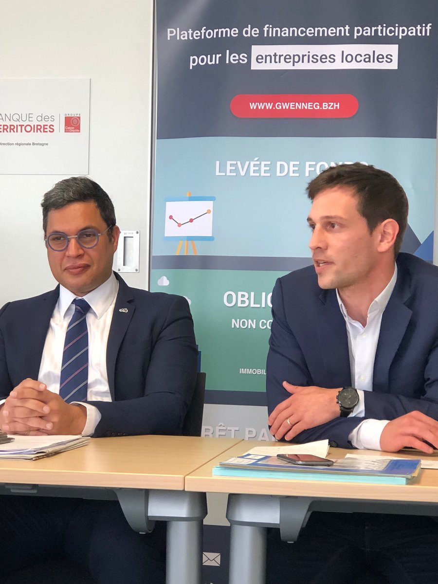 ⁦<a href="/mMeyrier/">Martin MEYRIER</a>⁩ félicite ⁦<a href="/KEssemiani/">Karim essemiani</a>⁩ pour le développement de ⁦<a href="/Gwenneg_bzh/">GwenneG 🚀</a>⁩ au nom de la ⁦<a href="/regionbretagne/">Région Bretagne</a>⁩, la #CollectivitéPublique qui a soutenu la #plateforme via une avance remboursable. ⁦<a href="/Gwenneg_bzh/">GwenneG 🚀</a>⁩ : #accélérateur économique du territoire