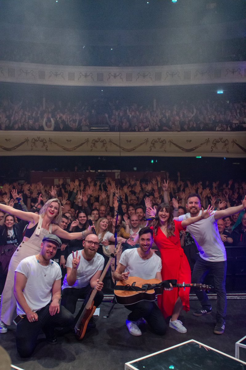 wardthomasmusic's tweet photo. London!!!! Last night was magical!! Thank you so much for making it so special for us !!!! #RestlessMindsTour πΈ Sophia Burnell https://t.co/8QPNBCjm6y