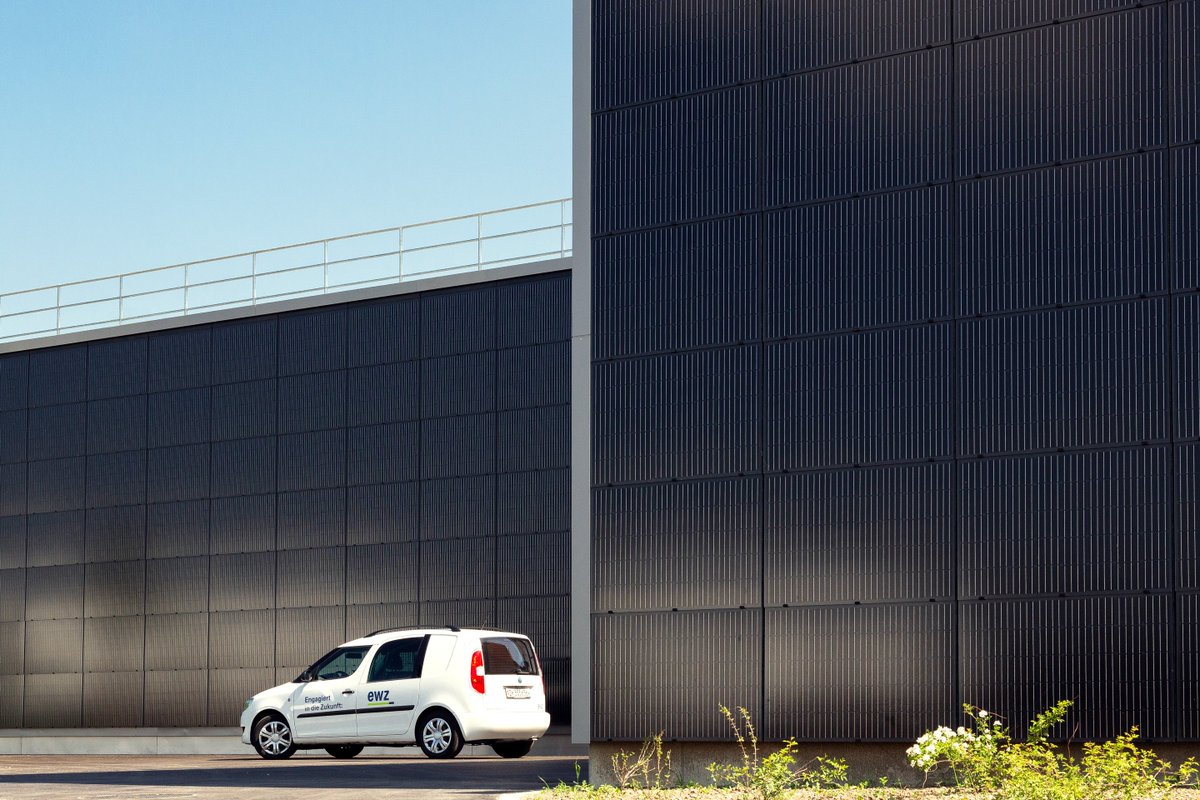 Grünes Licht für Energieverbund Altstetten. Eine spannende Reportage in der Fachzeitschrift "intelligent bauen" zum #nachhaltig #Energieverbund von ewz. #Umweltfreundlich #Wärme und #Kälte mit regionaler Wertschöpfung: bauberichte.fachbau.ch/090_energiever… und youtube.com/watch?v=a18lXa…