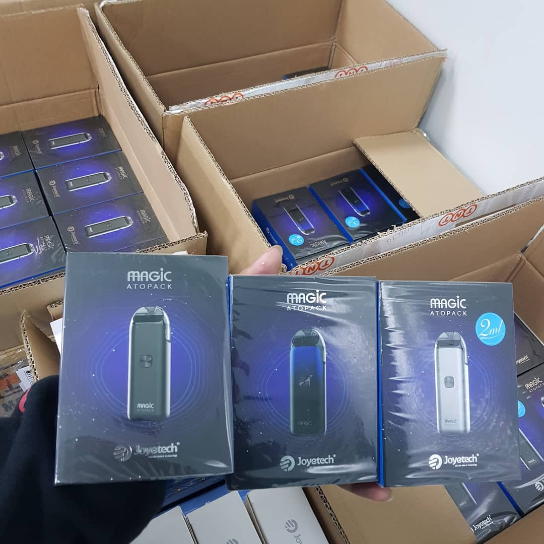 JoyetechClub's tweet photo. Where is your #ATOPACK #Magic? 
Adopts coil-less NCFilm heater into a pod system, this cute kit will support long life-span.
https://t.co/905X1GTpWY https://t.co/NtFwpmXD7R