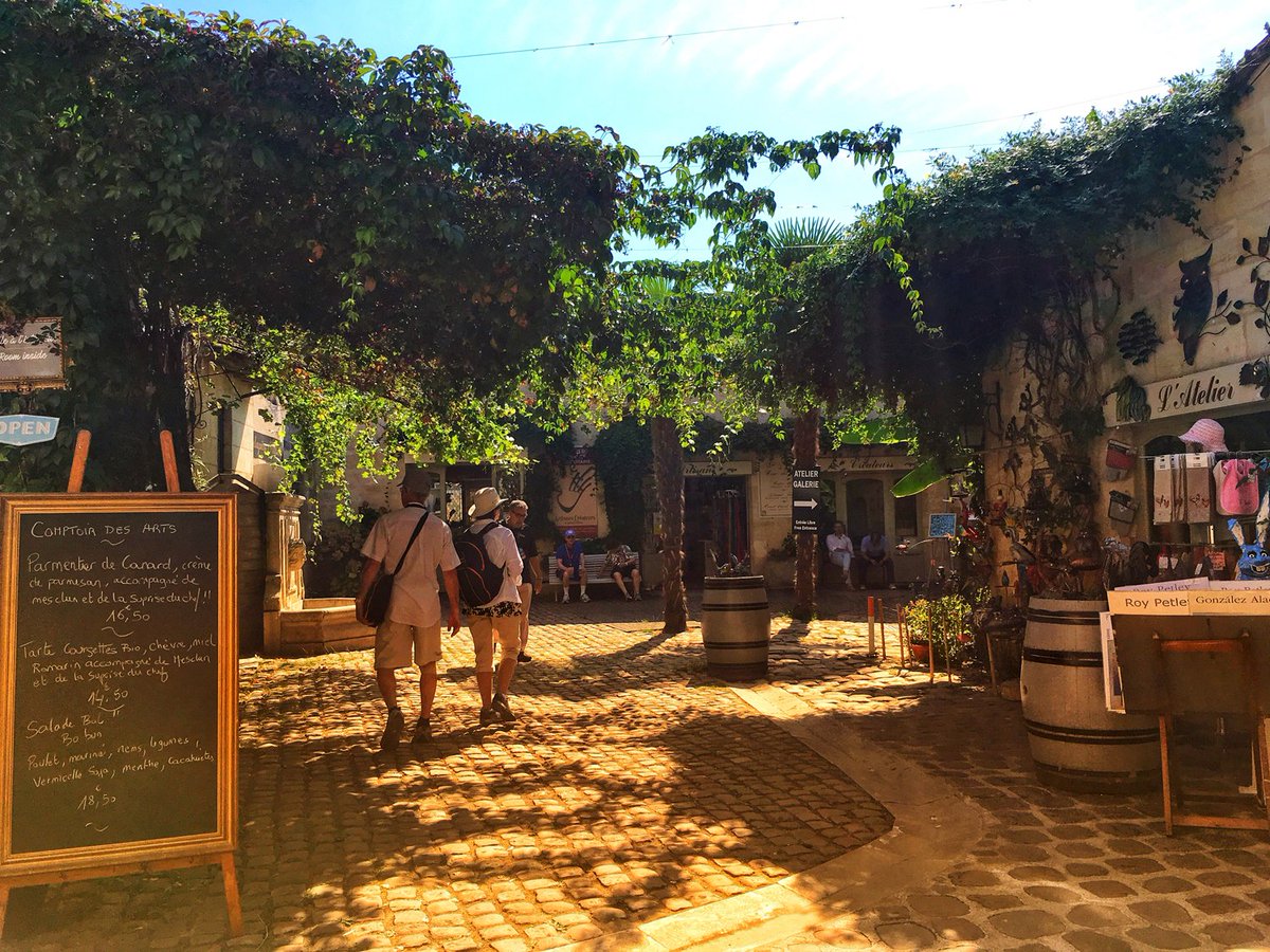 Saint Emilion, Bordeaux has to be one of the prettiest medieval wine towns that ever lived... Fact. 
joom.ag/47qa/p8