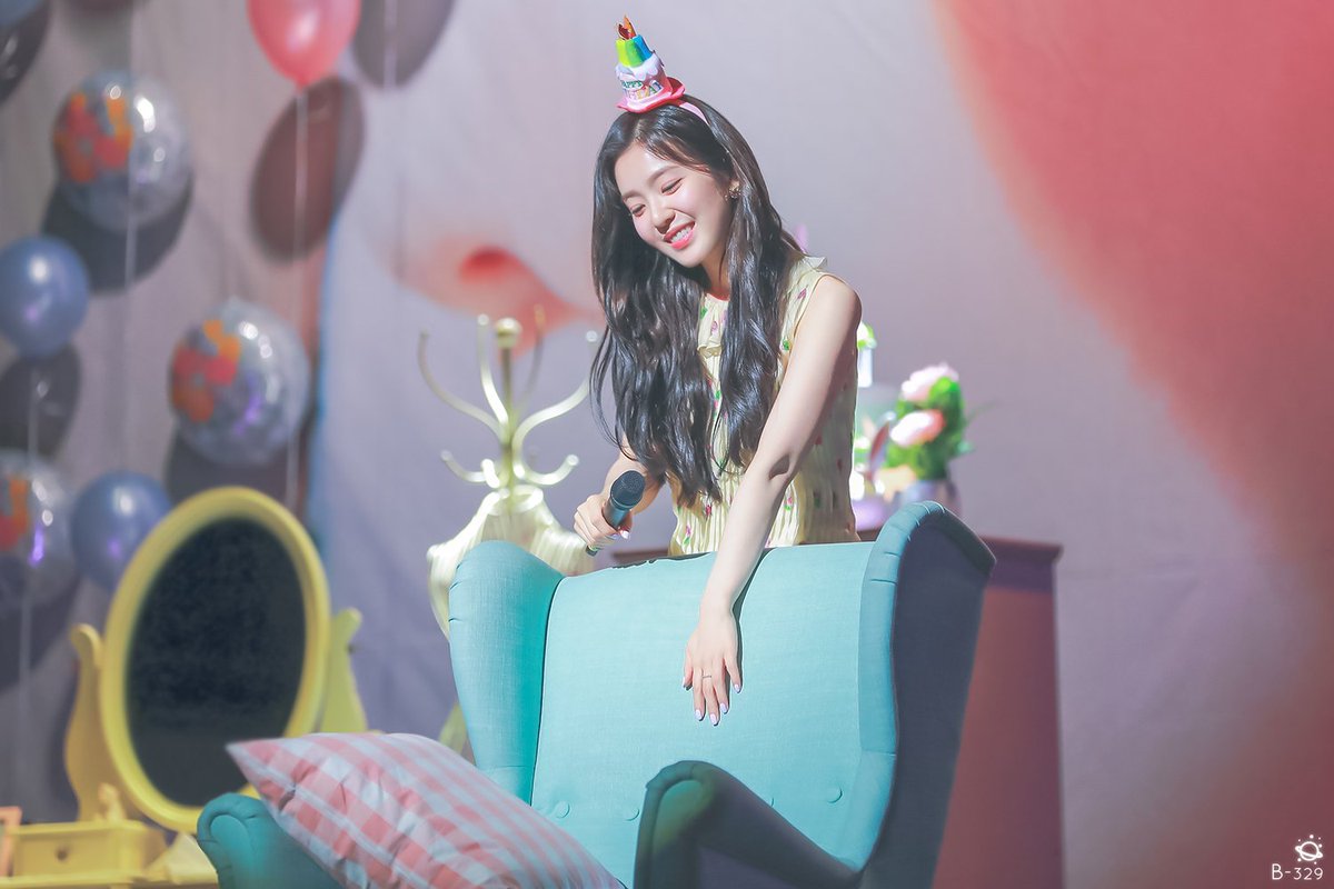 B329_91's tweet photo. 190329 현파 10P🐰🎂🎁

https://t.co/dHBpjgNj7L

#RedVelvet #레드벨벳 #Irene #아이린 https://t.co/Jf4d3c4K3R