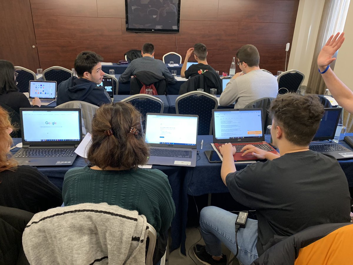 castelao19's tweet photo. Jornada de trabajo de la clase de #2MIP en el @HotelsUltonia #Girona #MarketingYPublicidad @Monlau_EP https://t.co/u3FFIwAW60