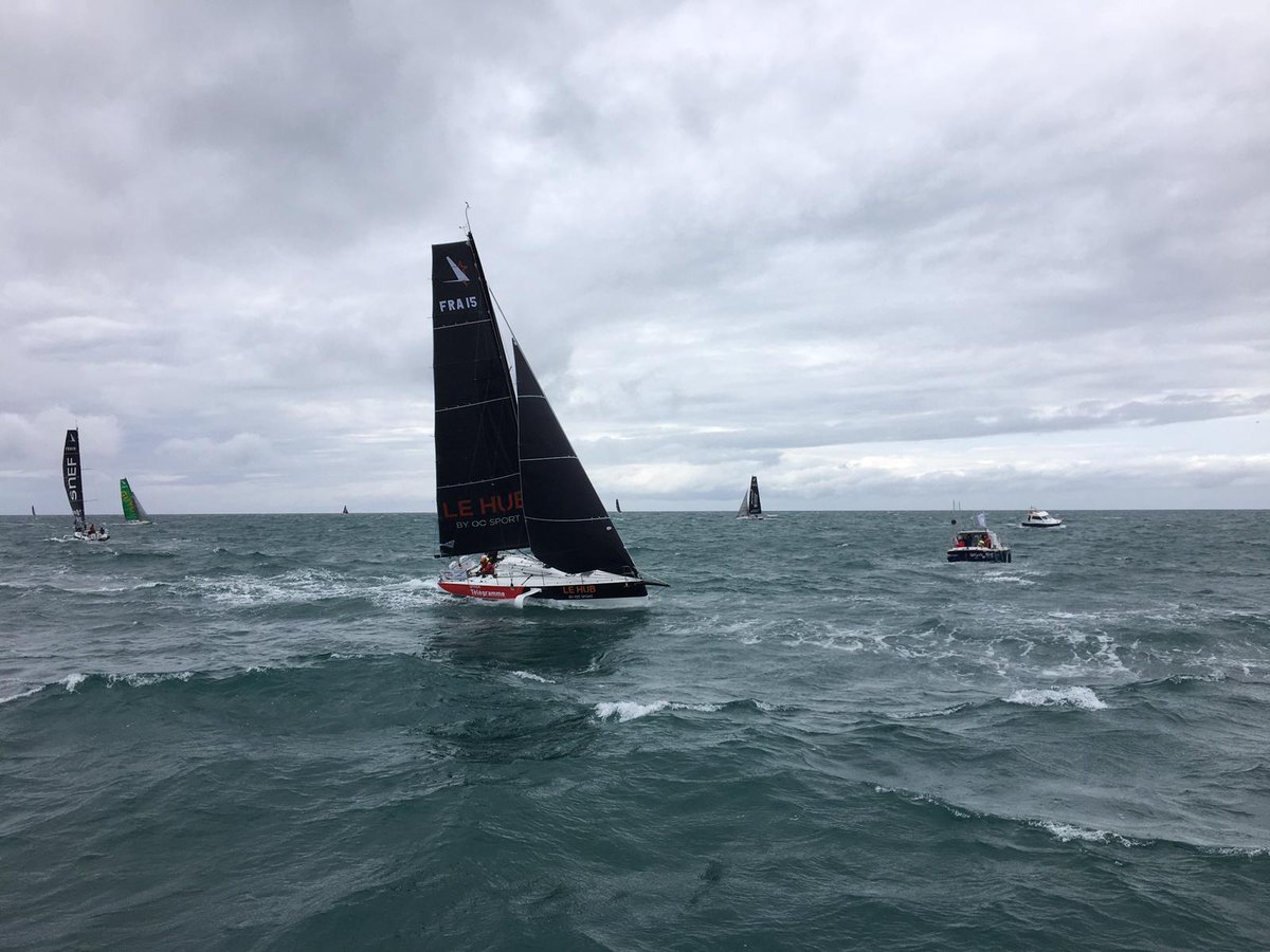 📝Après plus de 24 heures, Le Hub by OC Sport (@CCaudrelier et @fabiendelahaye) a franchi jeudi matin en tête la marque de passage de la Jument des Glénan, suivi par Breizh Cola Equi’Thé (@GildasMahe et @444_Morgan) et Leyton (@Arthebrave et Pascal Bidegorry).