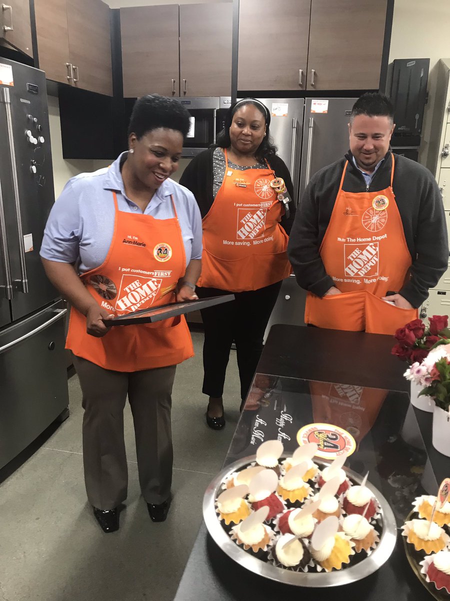 GregusAdriana's tweet photo. Happy 34th Anniversary AMC appreciate your leadership and support you have provided us through the years! https://t.co/oE6AY4gvIu
