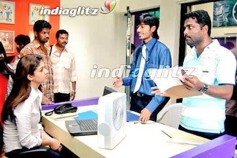 velailla_rajesh's tweet photo. April 4 !! The movie which had run 225 + days successfully.. @dhanushkraja
#11YEARS
#YAARADINEEMOHINI
Director- Mithran jawahar
Prod- #Dhanush''Sir Sister - Dr.K #Vimalageetha
🎶🎵 @thisisysr Musical ..
Written by @selvaraghavan https://t.co/vRNIQDRQ29