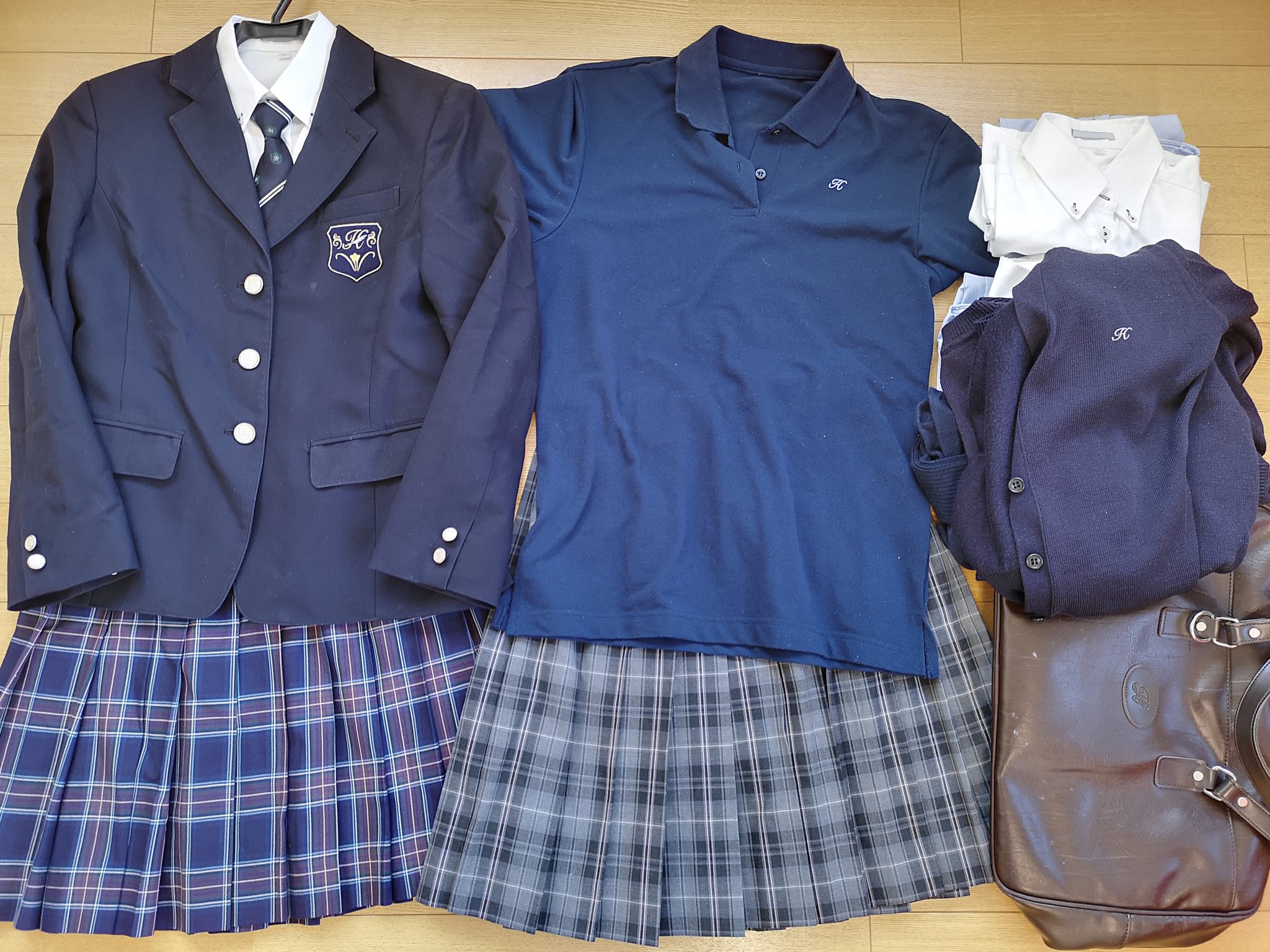 制服買取 デジタルウェブ 白鵬女子高校 神奈川県 の制服セットを買い取らせて頂きました ネクタイのブレザー制服です 夏服は現代風にポロシャツも選べます デジタルウェブへお売り頂きありがとうございました 制服 学生服 制服市場 制服買取