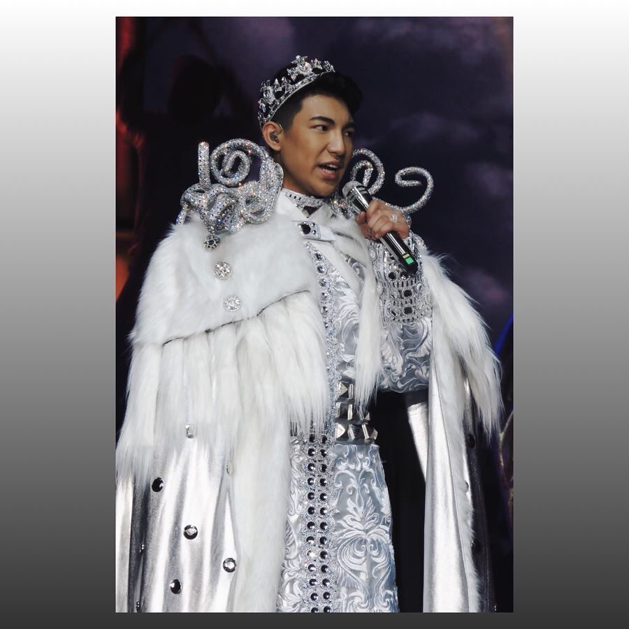 dawenespanto's tweet photo. Everybody wants to rule the world. 👑 https://t.co/GFJzSNiON4