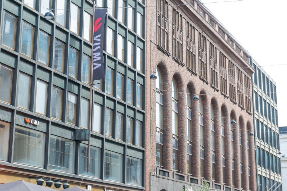 Visma Finland (@vismafinland) on Twitter photo Visman liikevaihto Suomessa kasvoi 35% ja henkilöstön mÀÀrÀ 40% viime vuoden aikana.
"Visma-yhtiöt ympÀri Suomea hakevat jatkuvasti uusia kasvun tekijöitÀ" / <a href="/Mantyla_Juha_E/">Juha MÀntylÀ</a>
#visma #kasvu #rekrytointi #vismalife mynewsdesk.com/fi/visma/press⊠Visman liikevaihto Suomessa kasvoi 35% ja henkilöstön mÀÀrÀ 40% viime vuoden aikana.
"Visma-yhtiöt ympÀri Suomea hakevat jatkuvasti uusia kasvun tekijöitÀ" / <a href="/Mantyla_Juha_E/">Juha MÀntylÀ</a>
#visma #kasvu #rekrytointi #vismalife mynewsdesk.com/fi/visma/pressâŠ
