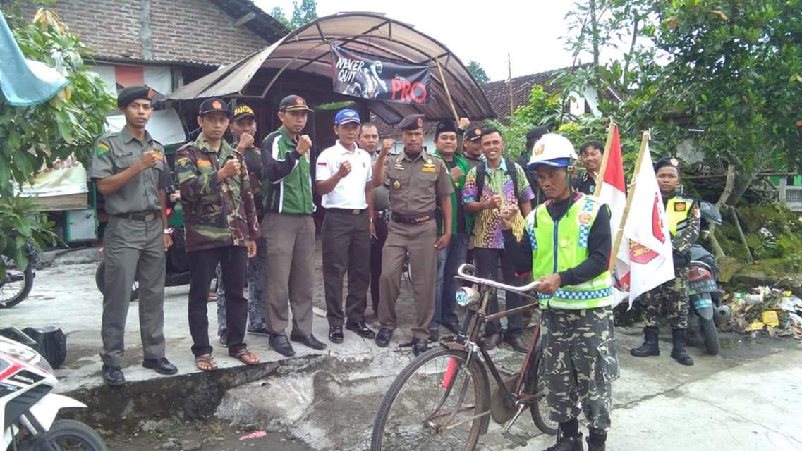 anonhackercf32's tweet photo. RT umam_elchoiru: Salut buat Kang Ngadiono, Banser Satkoryon Sewon melakukan perjalanan dengan bersepeda dari Jogja ke Purwokerto, Untuk Mengikuti Diklatsus Balantas. 
#AnsorMajusatubarisan
#KitaIniSama https://t.co/lGywMDpEYB