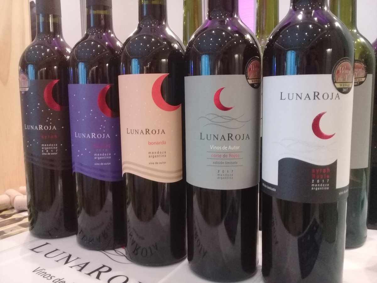 vinoslunarojaok's tweet photo. los esperamos para degustar línea completa de @VinosLunaRoja este jueves y viernes de 20 a 00 hs en #ParanaMalbec #ElVinoNosConecta https://t.co/f9FiKdG0gv