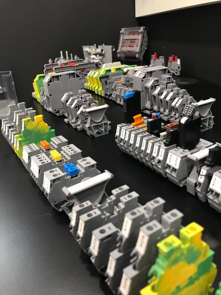 Morsettisocial's tweet photo. Day 4 at #HM19 and we’re ready to go showing the range of new terminal blocks! Always with TEO and his look of the day :) #Connectivity #Innovation #digitaltrasformation #BrandItalia  #HM19 #HMITA @hannoverfairsIT @FilippoCod @ASSAFRICA @TeoTronico https://t.co/s86evuvRJf